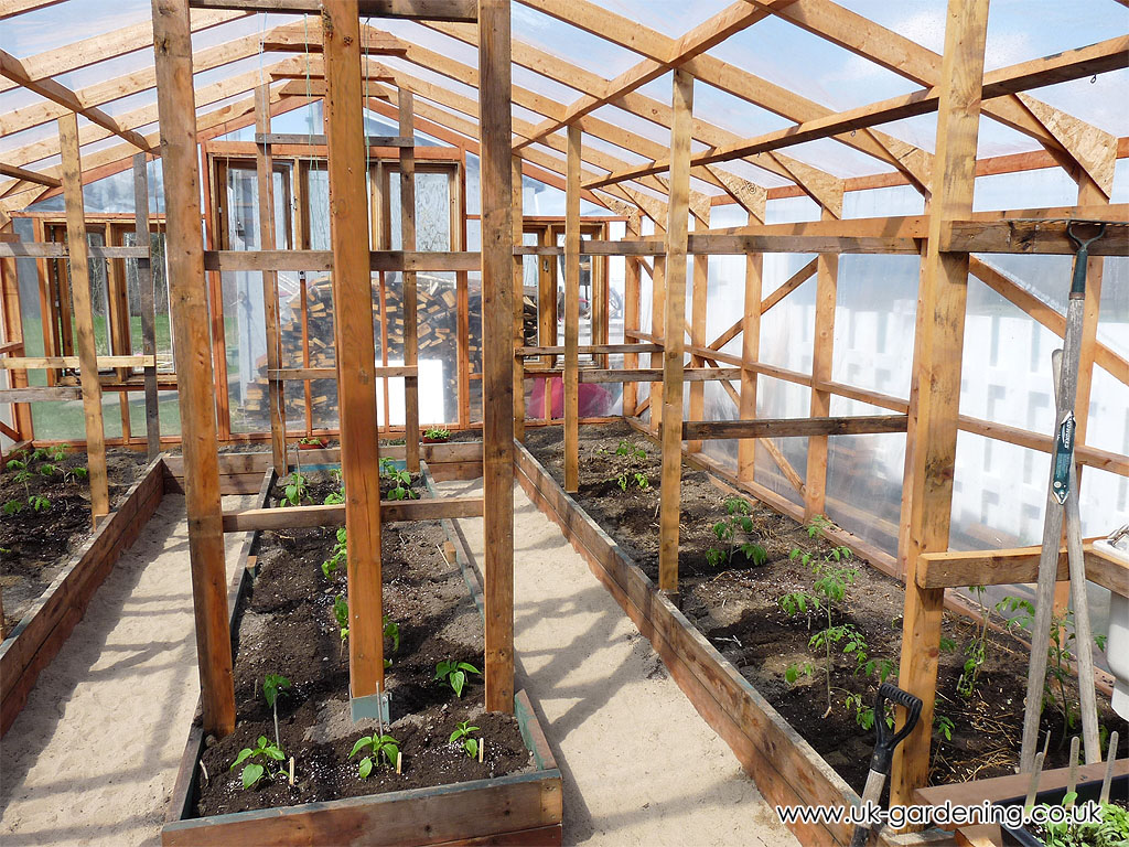 Greenhouses pictures - Building Greenhouse - DIY Greenhouse - Build Greenhouse